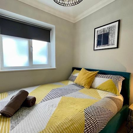 Stylish Modern Two Bedroom Apartment With Garden 卡迪夫 外观 照片
