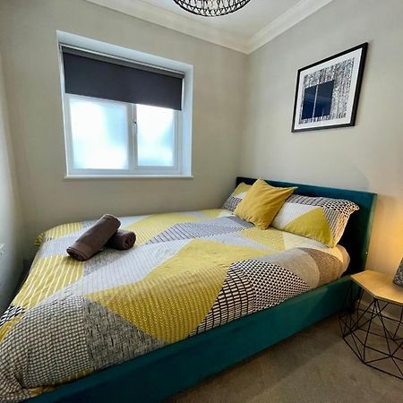 Stylish Modern Two Bedroom Apartment With Garden 卡迪夫 外观 照片